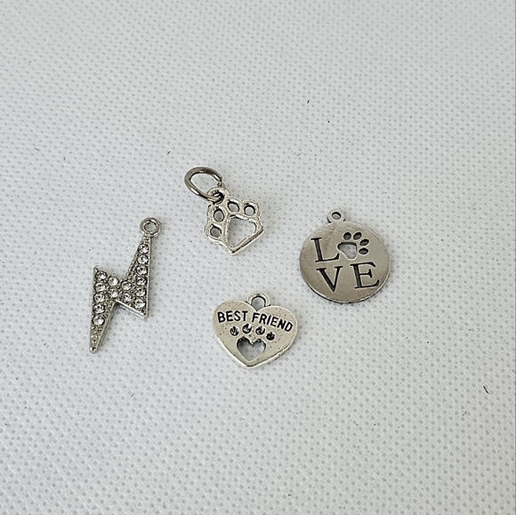 NEW! Enamel Staffordshire Pit XL Bully "Dog Mom" + Pawprint Bag Charm 🎒👜~🐾 🐕 - Picture 13 of 13